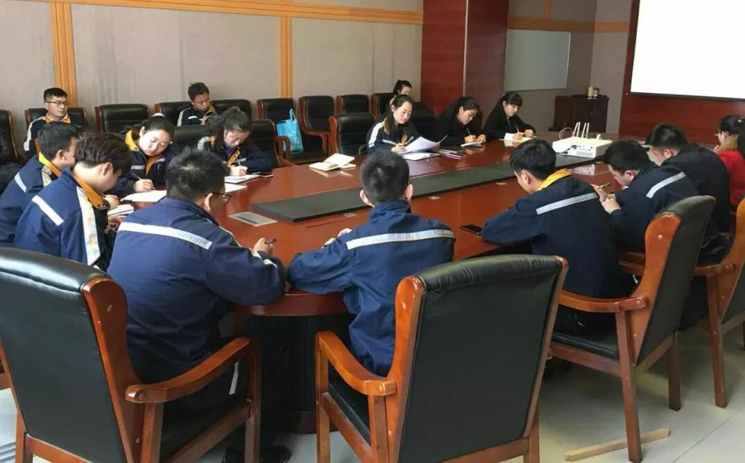 中國鋁業(yè)工作服定制款式圖片