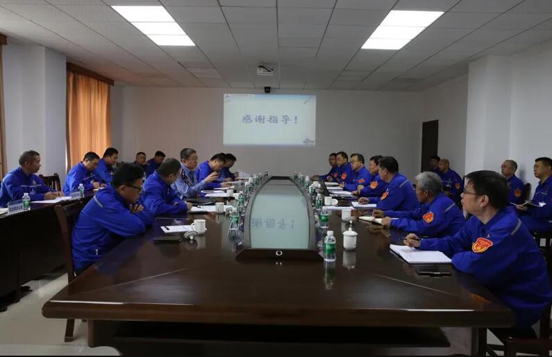 中國鋁業(yè)工作服定制款式圖片